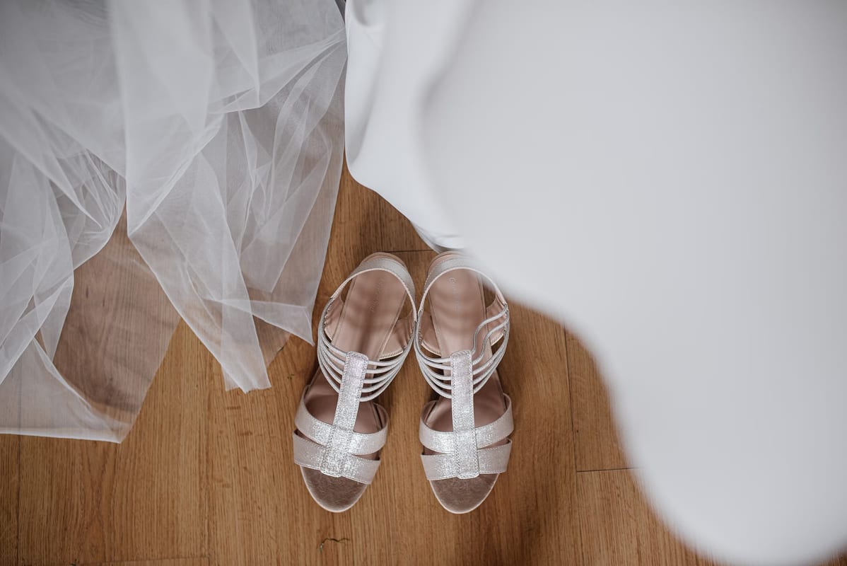 Chaussures et sandales pour les mariages de printemps